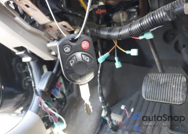 1FMCU49319KB21624: 43145316