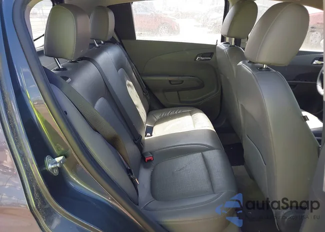 1G1JE6SH3C4210321: 43145539