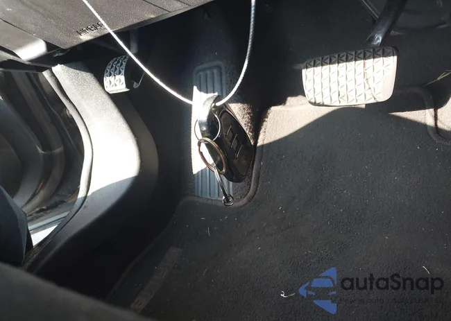 1G1ZB5STXHF202061: 43144941