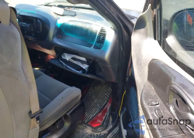 1FTRX17W02KB04742: 43145683