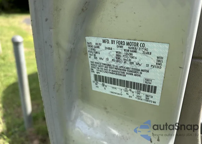 1FMCU93168KB59028: 43145912