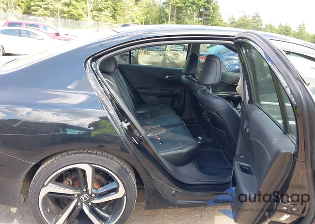 1HGCR2F82EA033239: 43145950