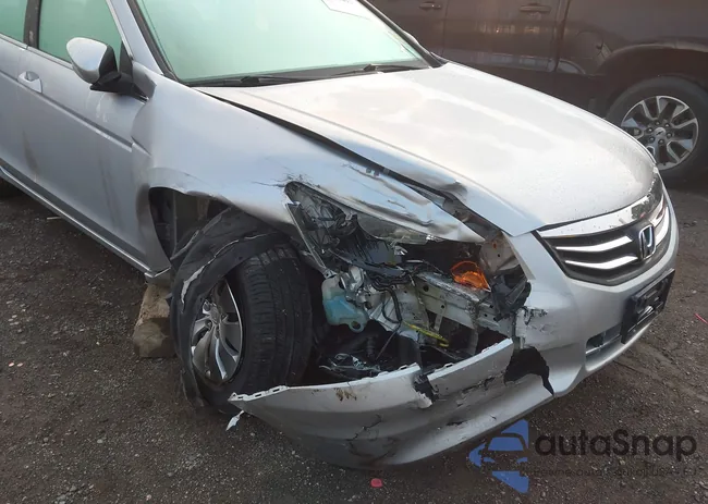 1HGCP2F3XBA017943: 43147493