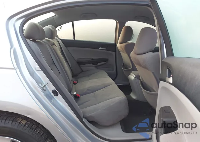 1HGCP2F3XBA017943: 43147493