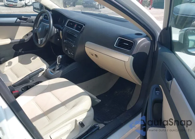 3VWDP7AJXDM212644: 43147515