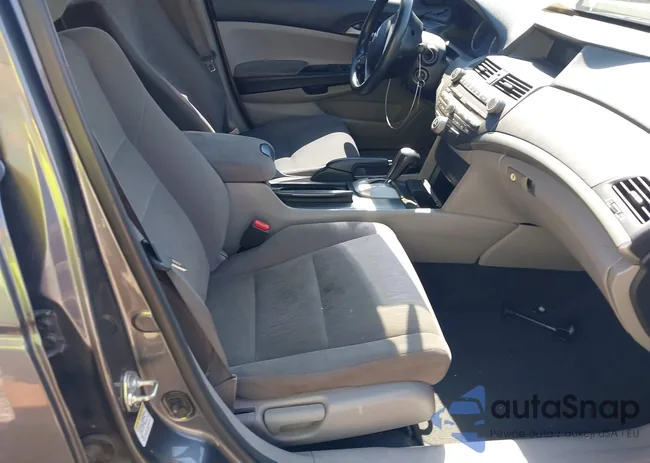 1HGCP2F40CA226330: 43148213