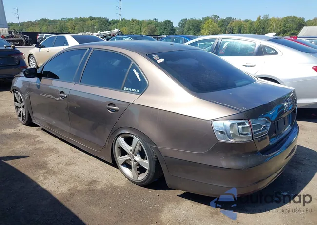 3VW2K7AJ9CM307541: 43148425