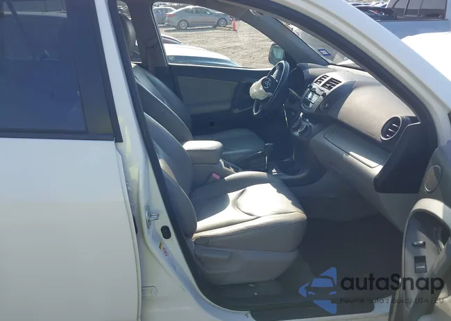 JTMZF4DV5AD025263: 43147815