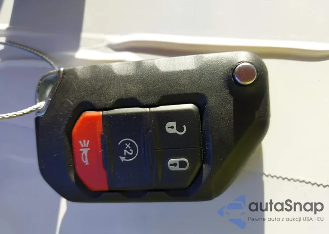 1C4HJXDM8NW246692: 43149273