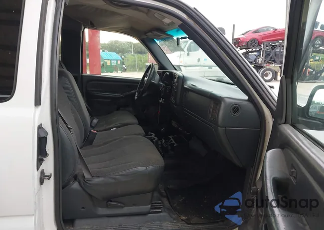 1GCHK29U01E133165: 43149651