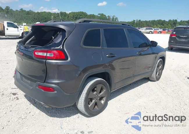 1C4PJLCS5HW571843: 43151315