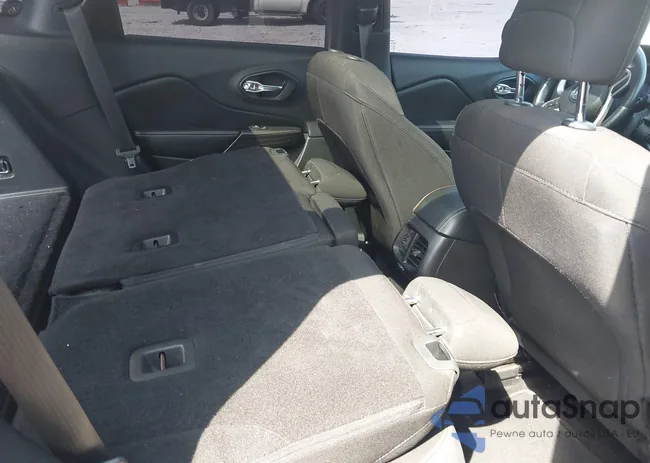 1C4PJLCS5HW571843: 43151315