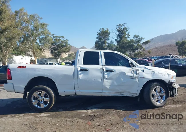 1C6RR6FT7JS299422: 43151453