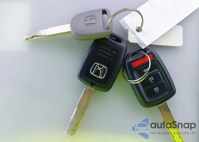 19XFB2F5XFE000526: 43151477