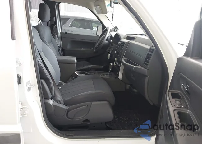 1J4PP2GK5BW567893: 43151628