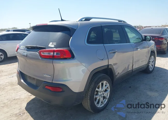 1C4PJLCB5JD566692: 43152221