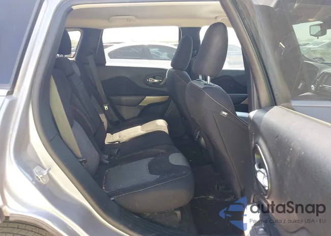 1C4PJLCB5JD566692: 43152221