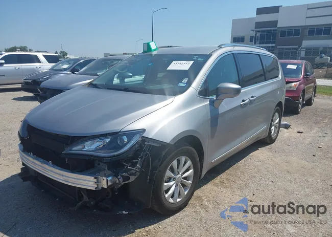 2C4RC1BG1JR211441: 43152552