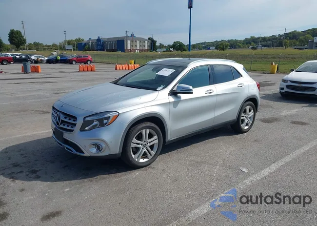 WDCTG4GB2KU004483: 43152553