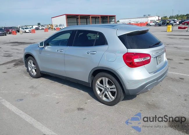 WDCTG4GB2KU004483: 43152553