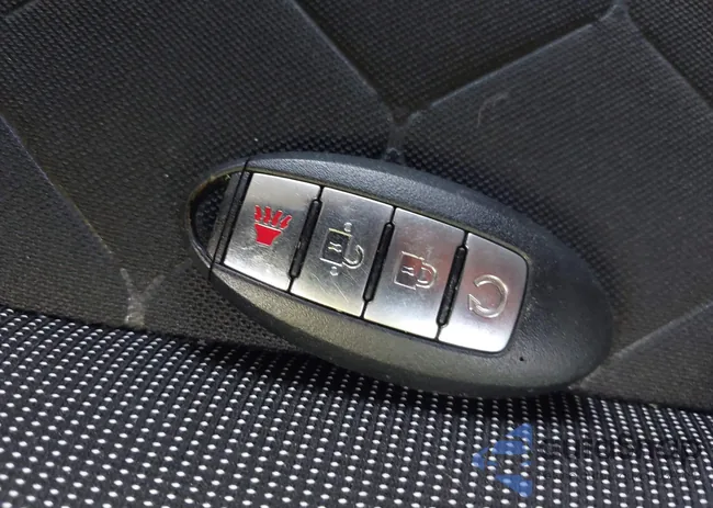 3N1CP5CU3JL530670: 43152571