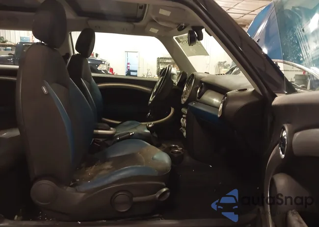 WMWMM33508TP70401: 43152575