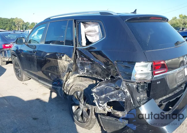 1V2KR2CA2JC586021: 43152836