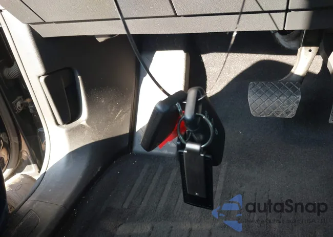 1V2KR2CA2JC586021: 43152836