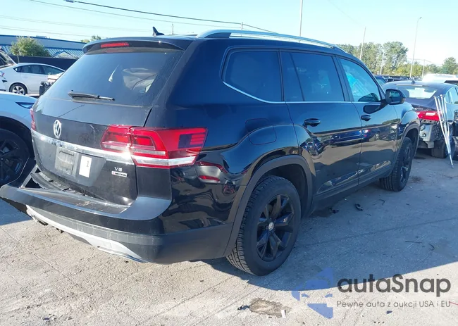 1V2KR2CA2JC586021: 43152836