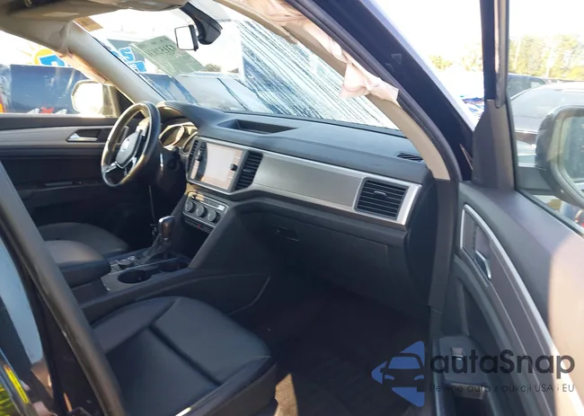 1V2KR2CA2JC586021: 43152836