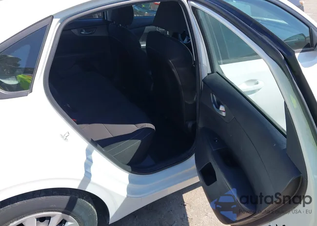 3KPF24AD7ME276850: 43154235