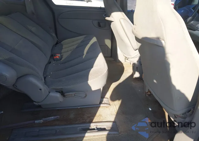 1D4GP24R95B211887: 43155566