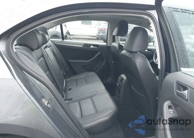 3VW3L7AJ6DM435447: 43154789