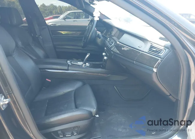 WBAKA8C58CDX01276: 43156573