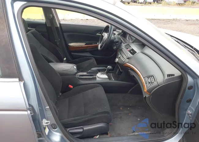 1HGCP2F73BA089196: 43156041