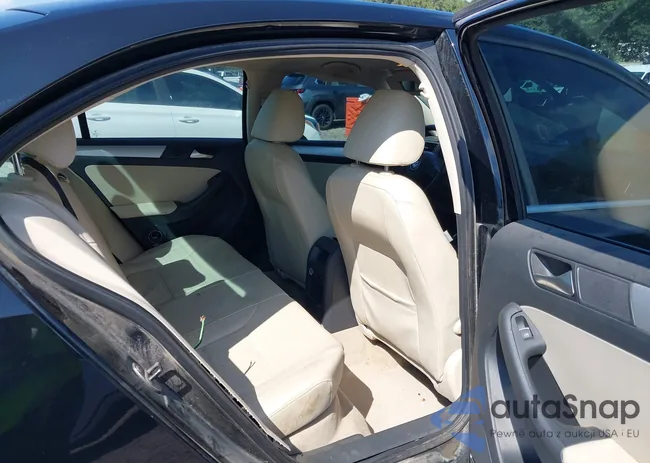 3VWDP7AJ4DM307832: 43157232