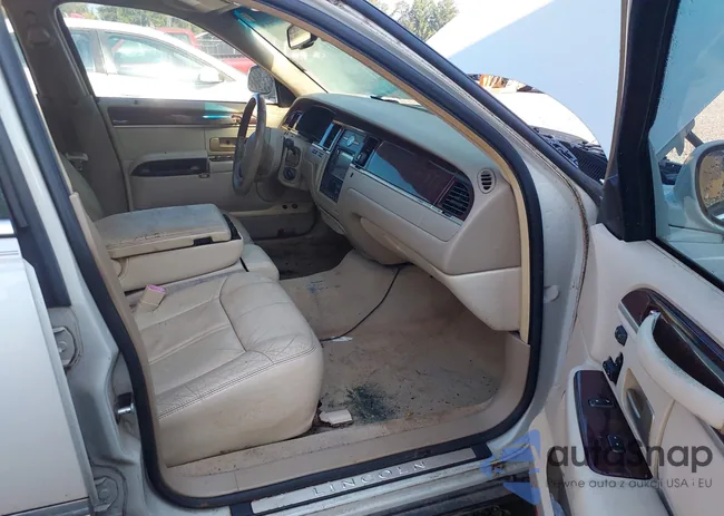 1LNHM82V06Y613787: 43157566