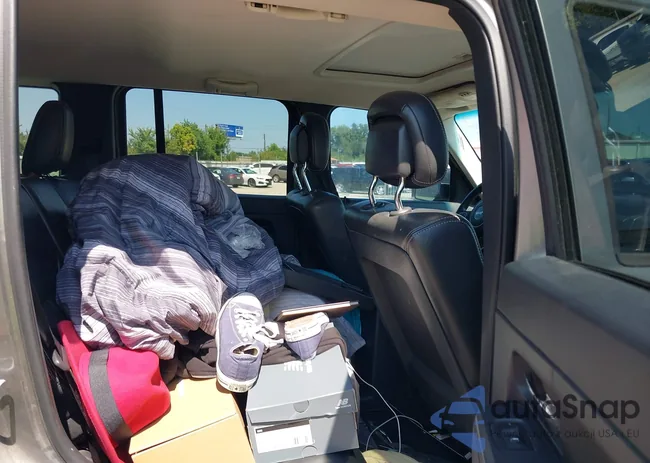 1C4PJLAK8CW213910: 43156647