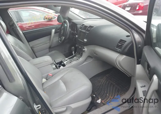 5TDBK3EH5CS102253: 43158080