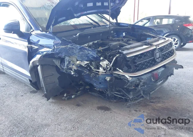 3VVLX7B21NM084593: 43158128