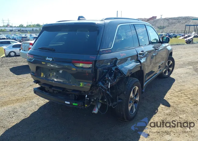 1C4RJYB68RC106826: 43158623