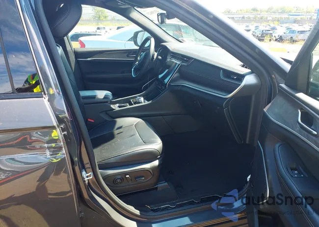 1C4RJYB68RC106826: 43158623