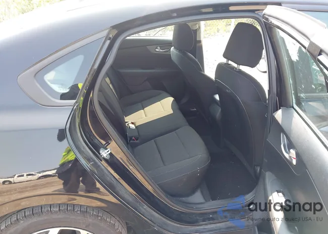 3KPF24AD1LE255796: 43157948