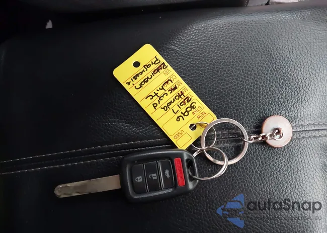 1HGCR2F58HA153699: 43159198