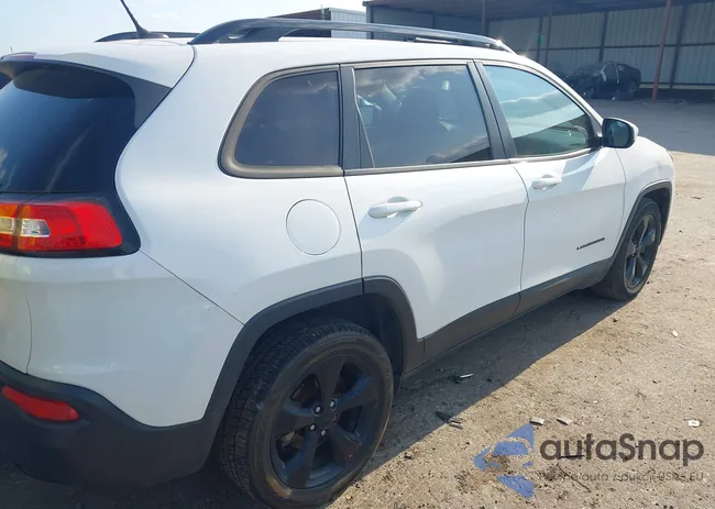 1C4PJLCB4JD553657: 43158647