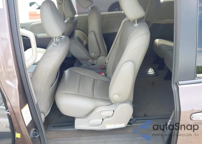 5TDYZ3DC8JS954640: 43158754