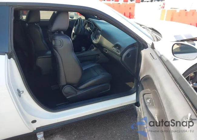 2C3CDZAG1JH322178: 43158995