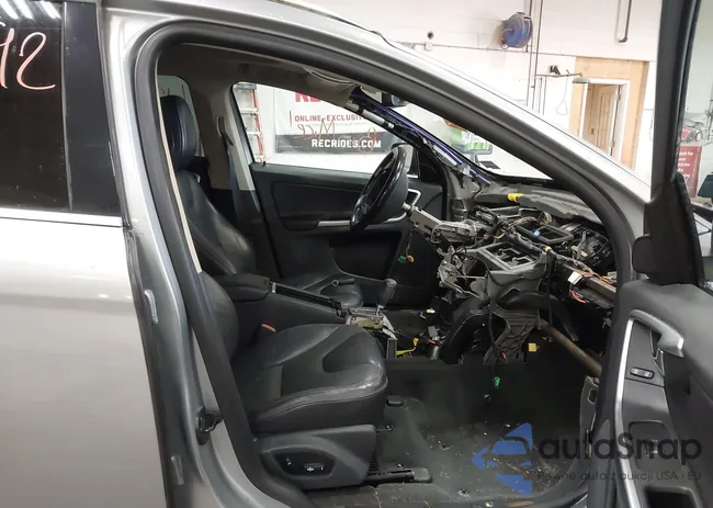 YV4992DZ8A2064596: 43160592