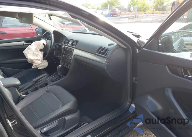 1VWAT7A3XEC022300: 43159692