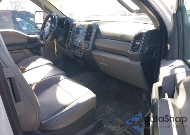 1FT7X2A66JEB60753: 43162158